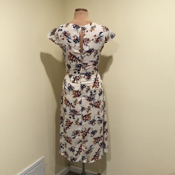 Nordstrom Row A Midi Dress Size Medium Cream Floral Print Flutter Sleeve - Picture 6 of 11